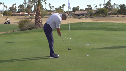 golfer playing with pyramid icor putter